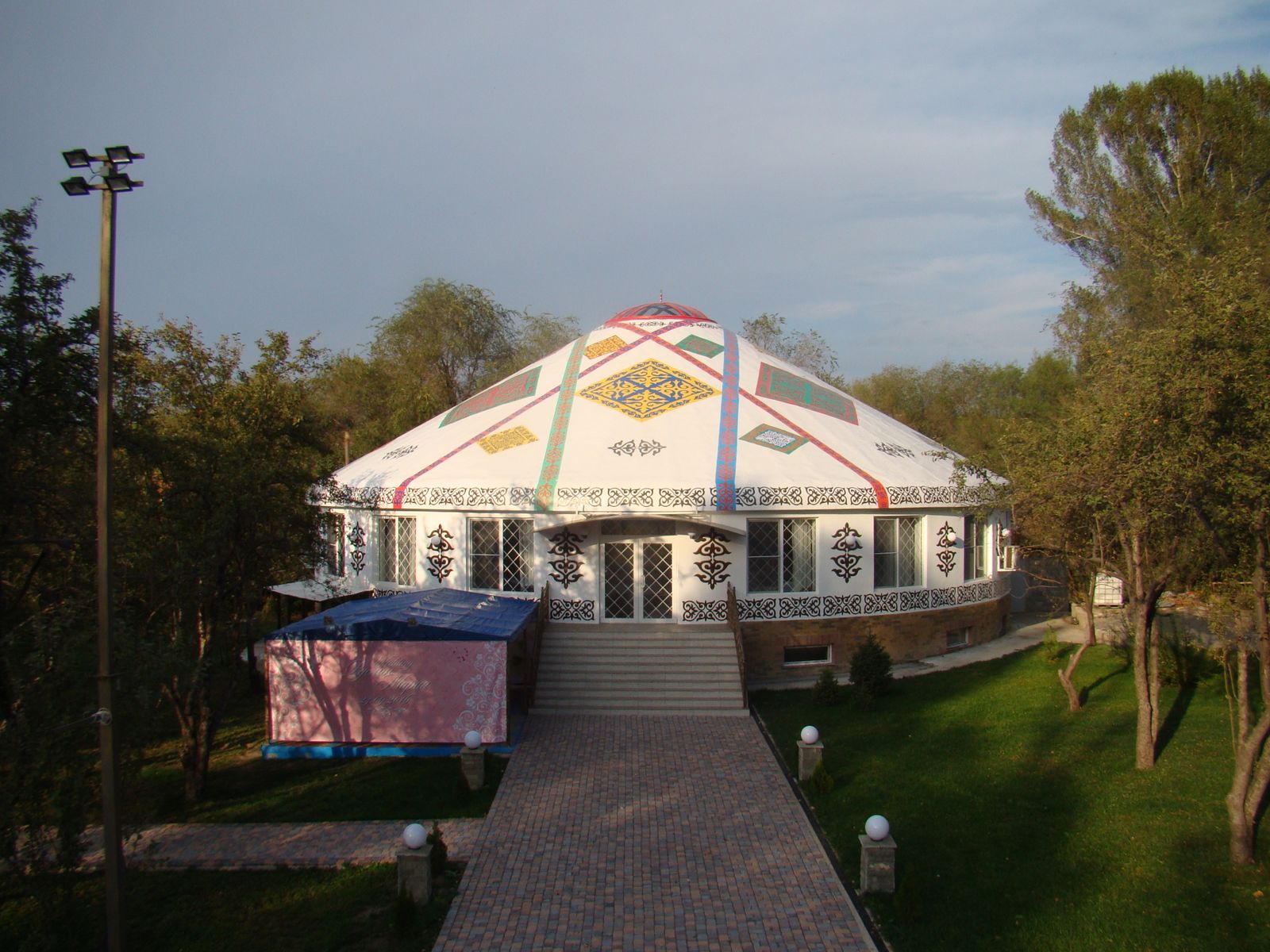 Ресторан в форме юрты