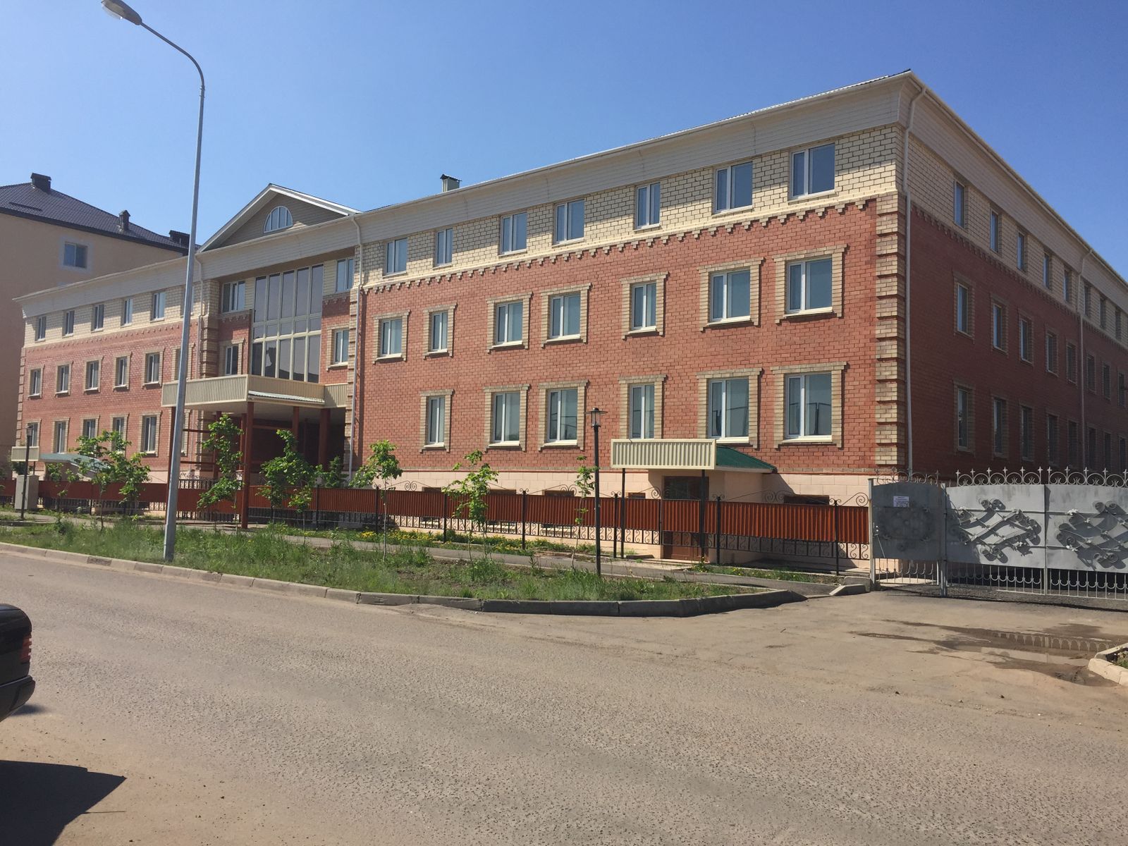 Компания со зданием 5 200 кв.м.