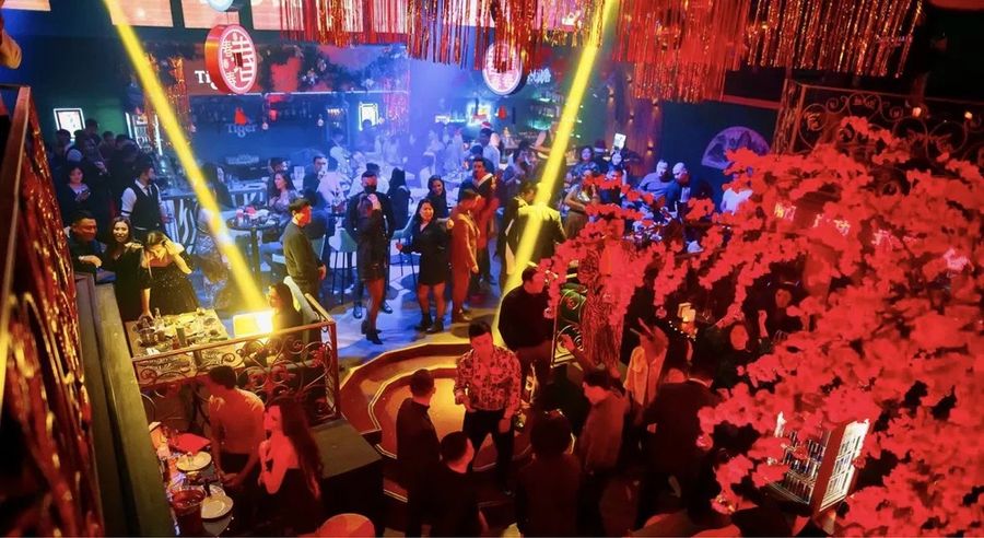 Бар в ночном клубе Chinatown