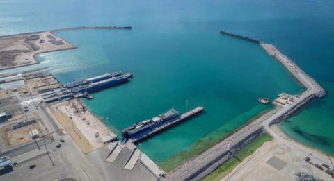 Морской порт с ЖД тупиком