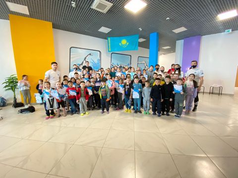 Профессиональный детский клуб плавания